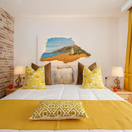 40sec Walk To - Fully Air Con & Heated Brand New Xlendi