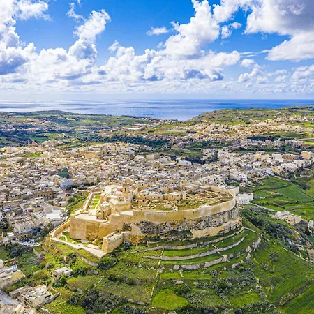 40sec Walk To - Fully Air Con & Heated Brand New