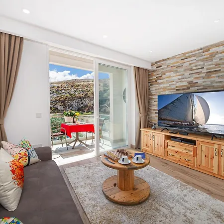 40sec Walk To - Fully Air Con & Heated Brand New Apartament *