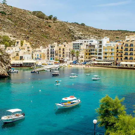 40sec Walk To - Fully Air Con & Heated Brand New Apartament Xlendi