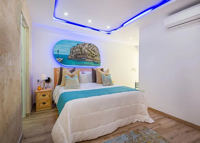 40sec Walk To - Fully Air Con & Heated Brand New