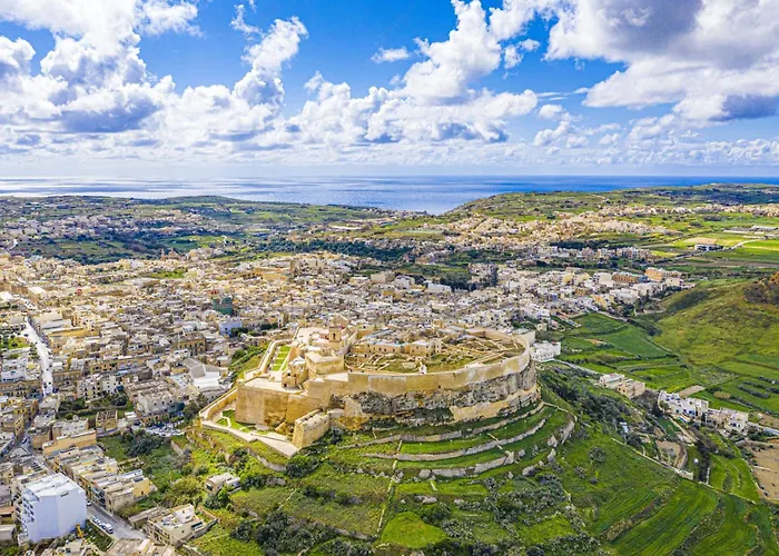 40sec Walk To - Fully Air Con & Heated Brand New