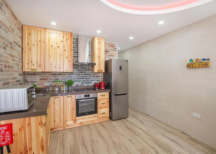 40sec Walk To - Fully Air Con & Heated Brand New * Xlendi