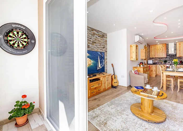 40sec Walk To - Fully Air Con & Heated Brand New Daire