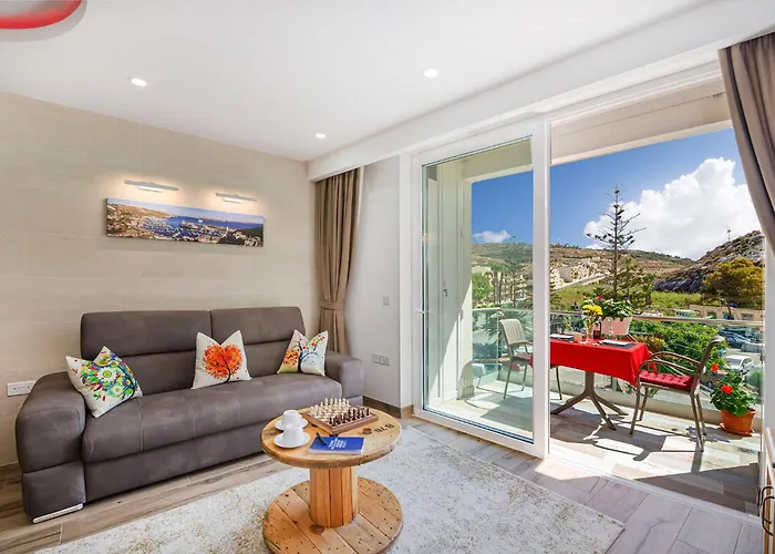 40sec Walk To - Fully Air Con & Heated Brand New * Xlendi