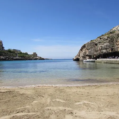 40sec Walk To - Fully Air Con & Heated Brand New *