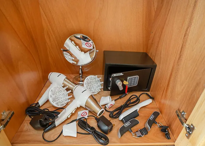 40sec Walk To - Fully Air Con & Heated Brand New